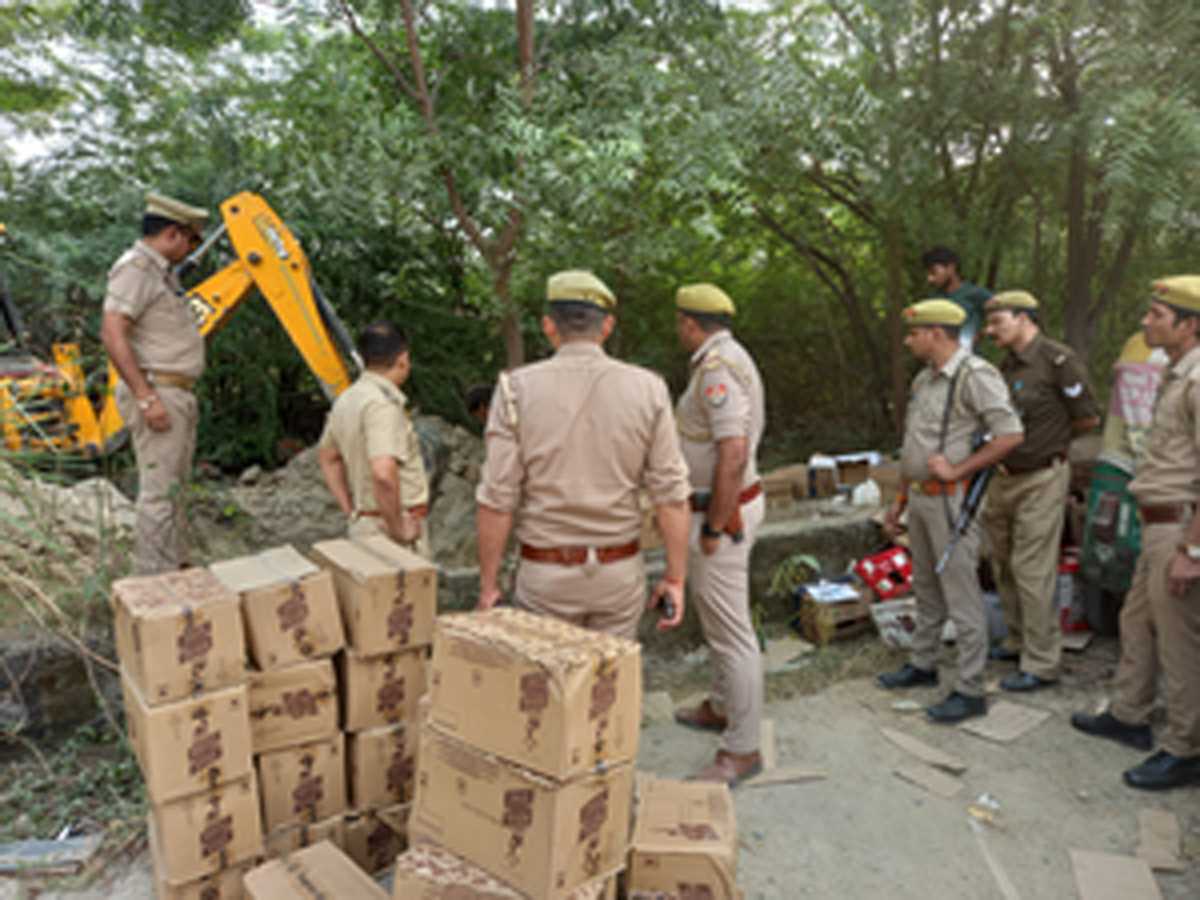 कोर्ट के आदेश पर 35 लाख की 3,934 लीटर अवैध शराब किया गया नष्ट